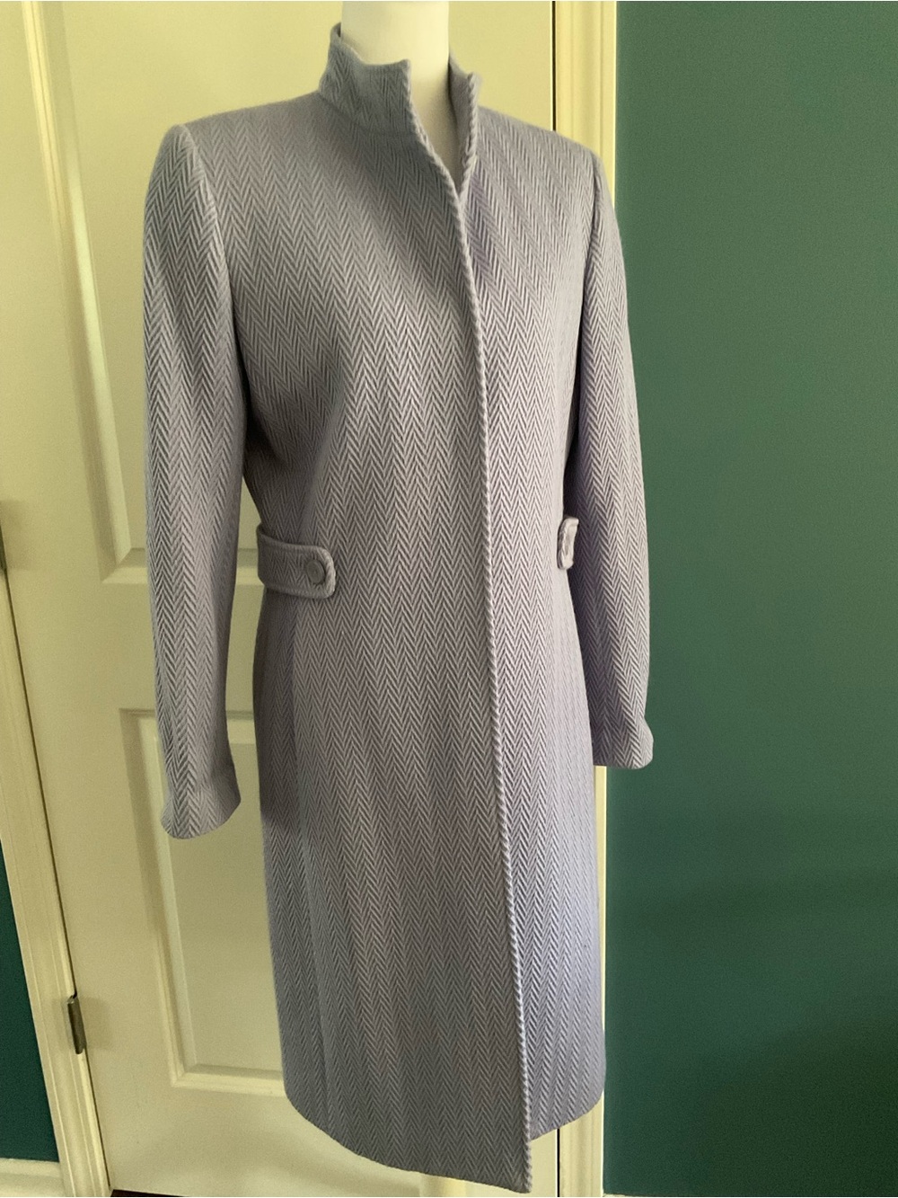Stunning winter full length coat, never worn, sz 8, soft purple